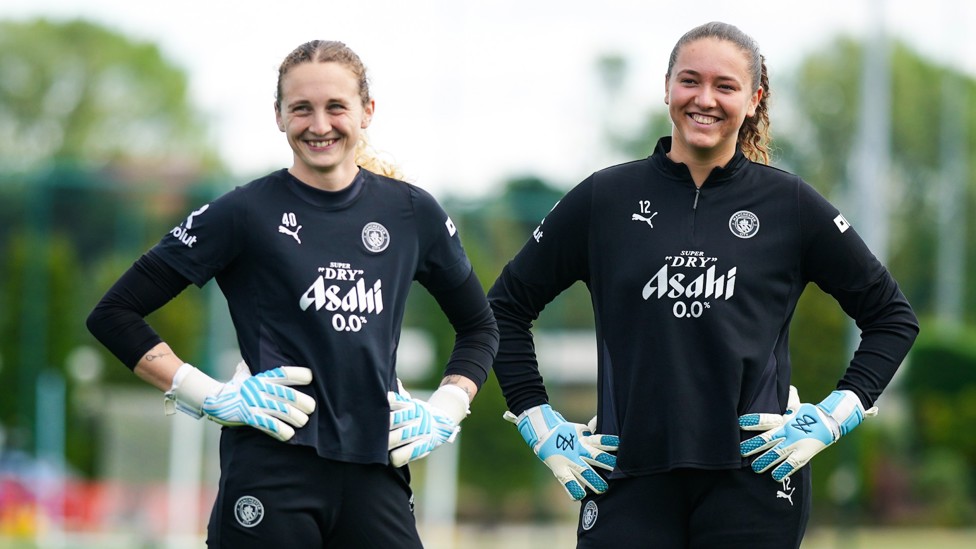 JEEPERS KEEPERS : Katie and Eve 