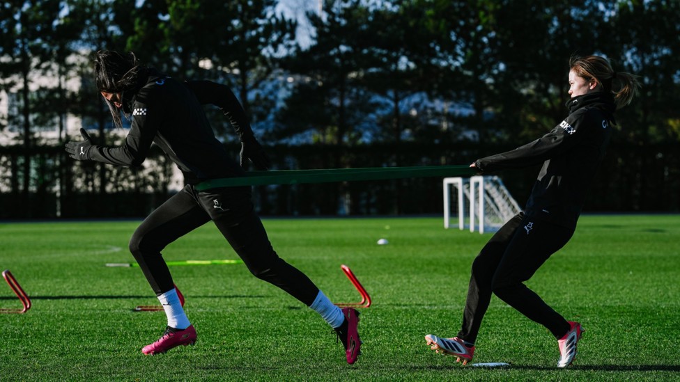 REIGN SUPREME : Yui tries to hold Leila Ouhabi