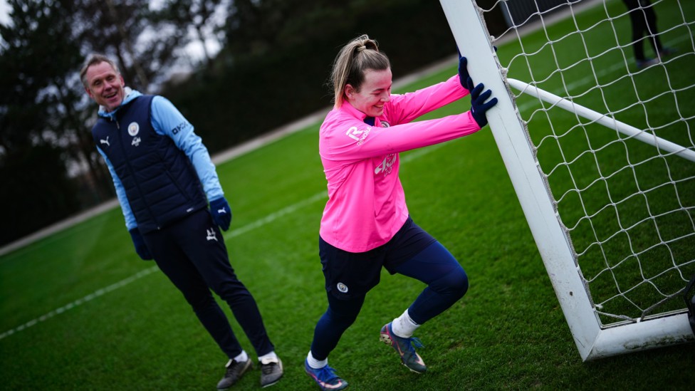 GOAL HANGING : Lauren Hemp sets up for some shooting drills!