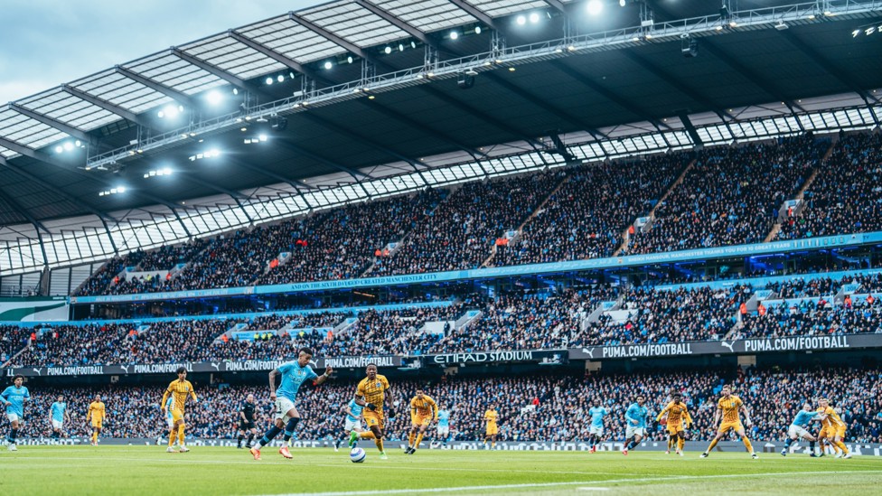 WIDE SHOT : The Etihad watching on