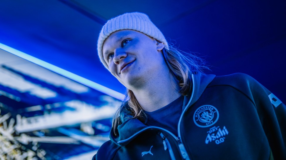HAPPY HAALAND : Erling in good spirits when arriving at the stadium.