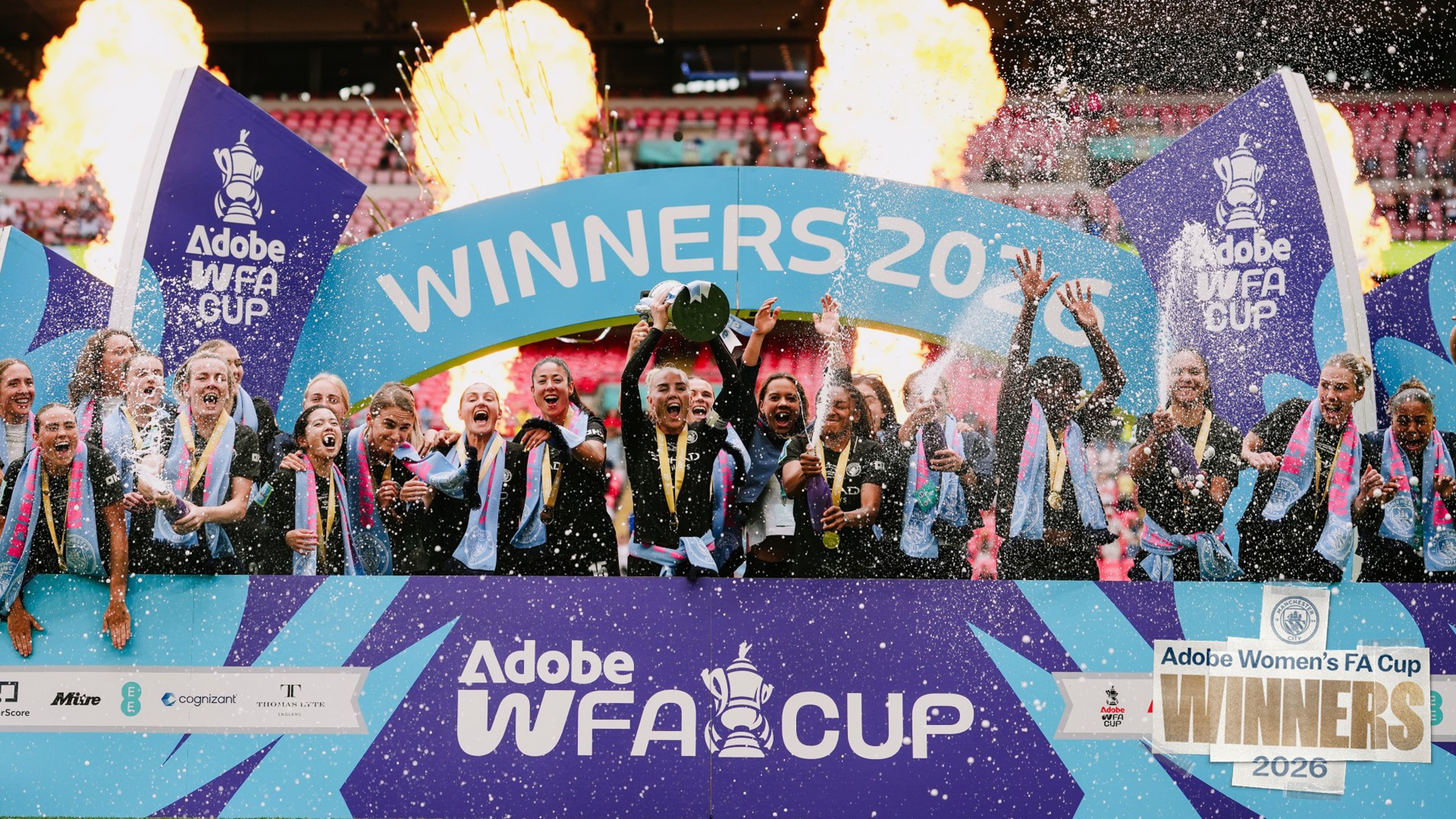 The best pictures from City's FA Cup trophy lift!