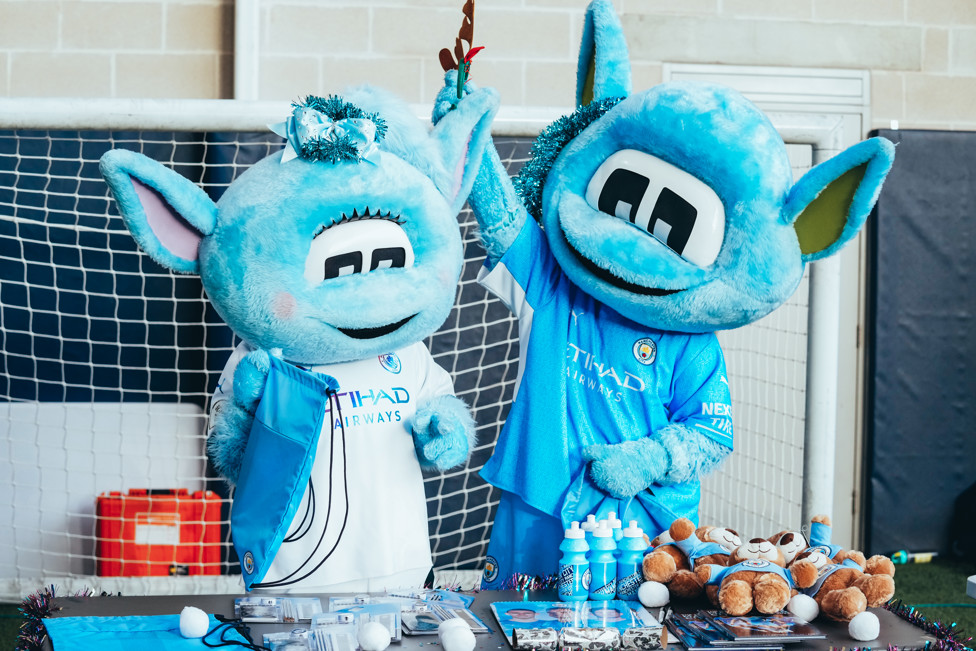 BLUE CHRISTMAS : Fun for everyone!