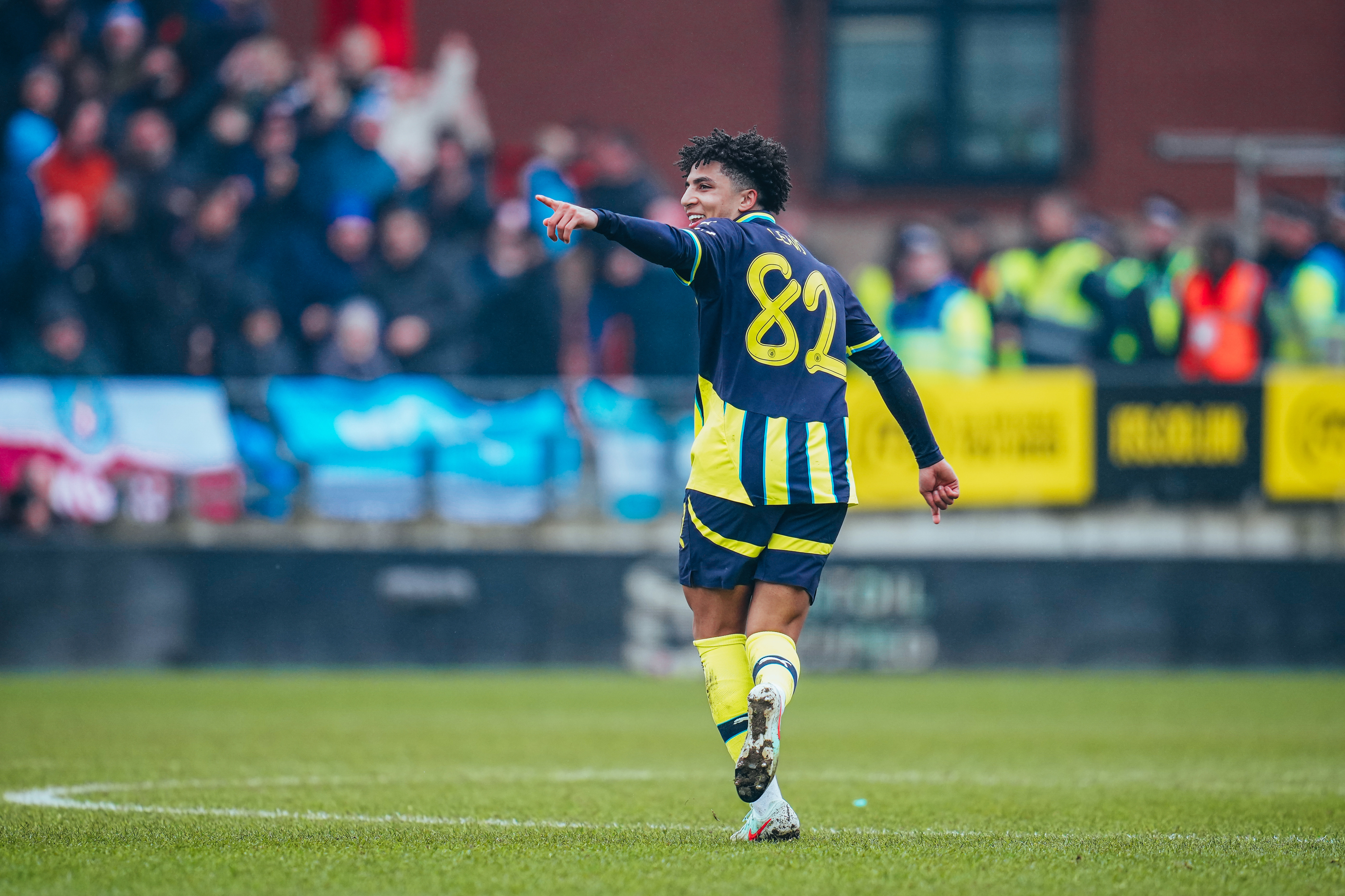 Rico comemora o empate! 