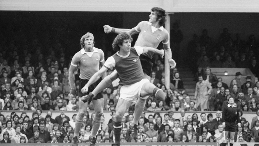 EYES FRONT: Alan (left) in action at Arsenal in his final season with City
