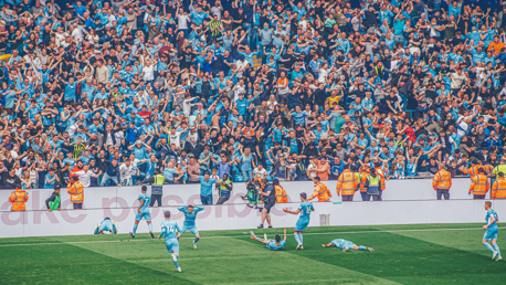 صور: 500 مباراة في استاد الاتحاد