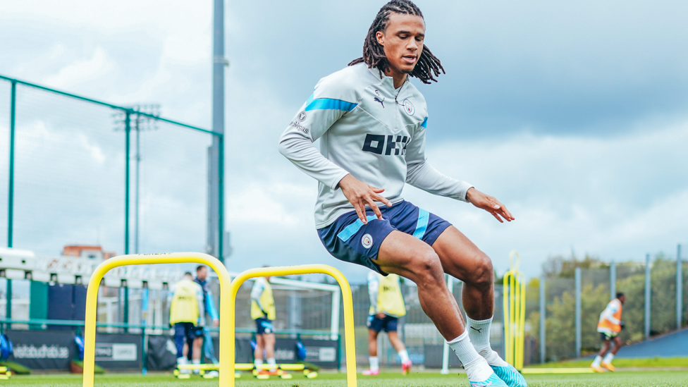 AKE  : Ake kembali mengasah diri