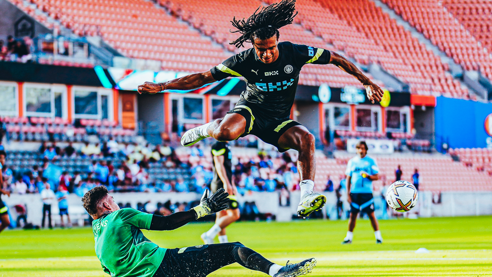 Acrobatic Ake!
