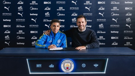 Lewis pens new five-year City deal! 
