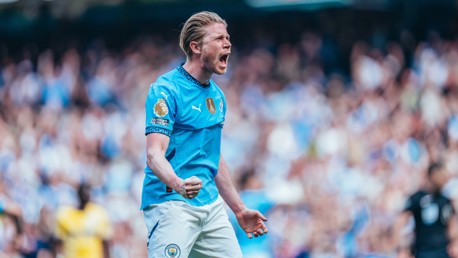 Gallery: De Bruyne dazzles as City overwhelm Palace