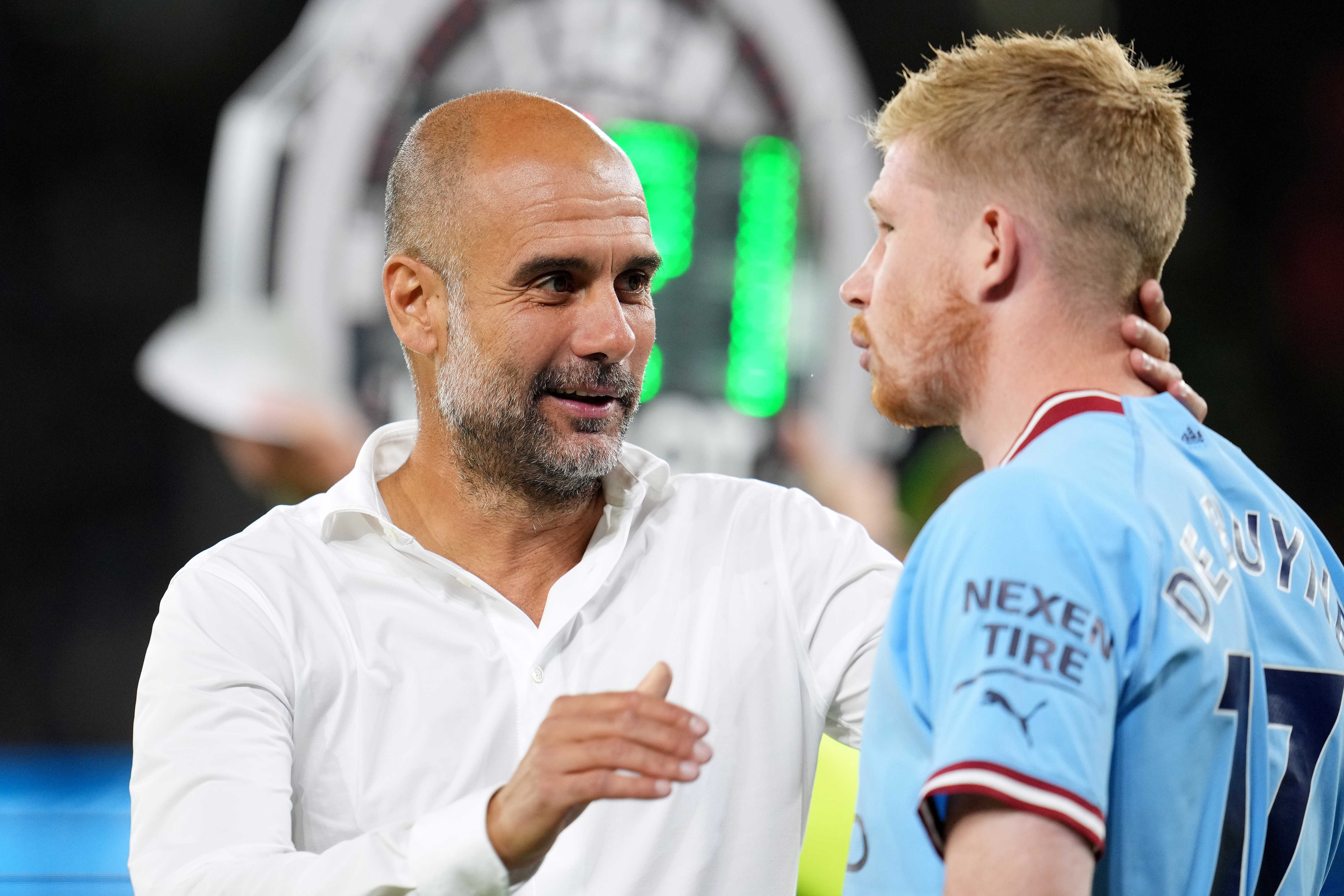 O MESTRE E O PUPILO : Kevin De Bruyne deve se tornar em breve o jogador mais utilizado da era Guardiola. 
