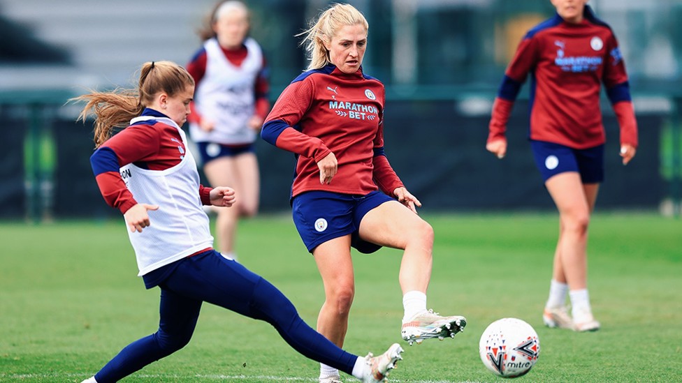 PRESSURE : The intensity of the training increases as the session progresses.