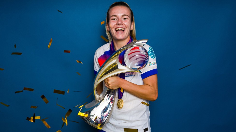 LAUREN HEMP : Euro 2025 winner!