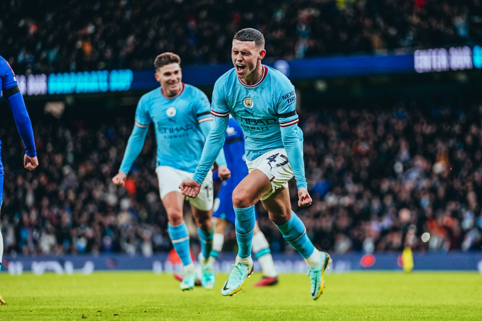 Foden comemora gol contra o Chelsea. 