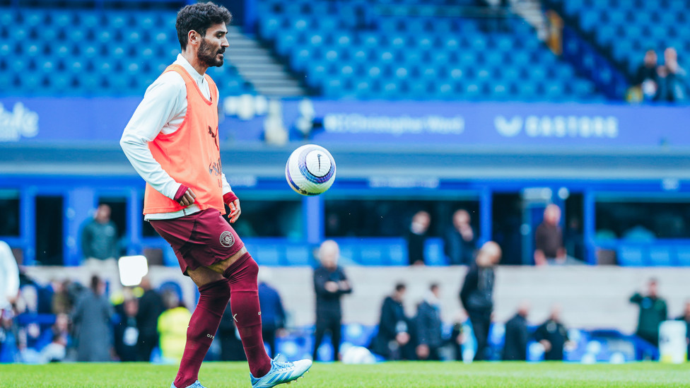 SILKY ILKAY : Final touches ahead of kick-off.