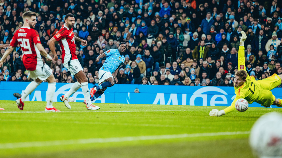 DEADLY DOKU : Opens the scoring with a super strike!