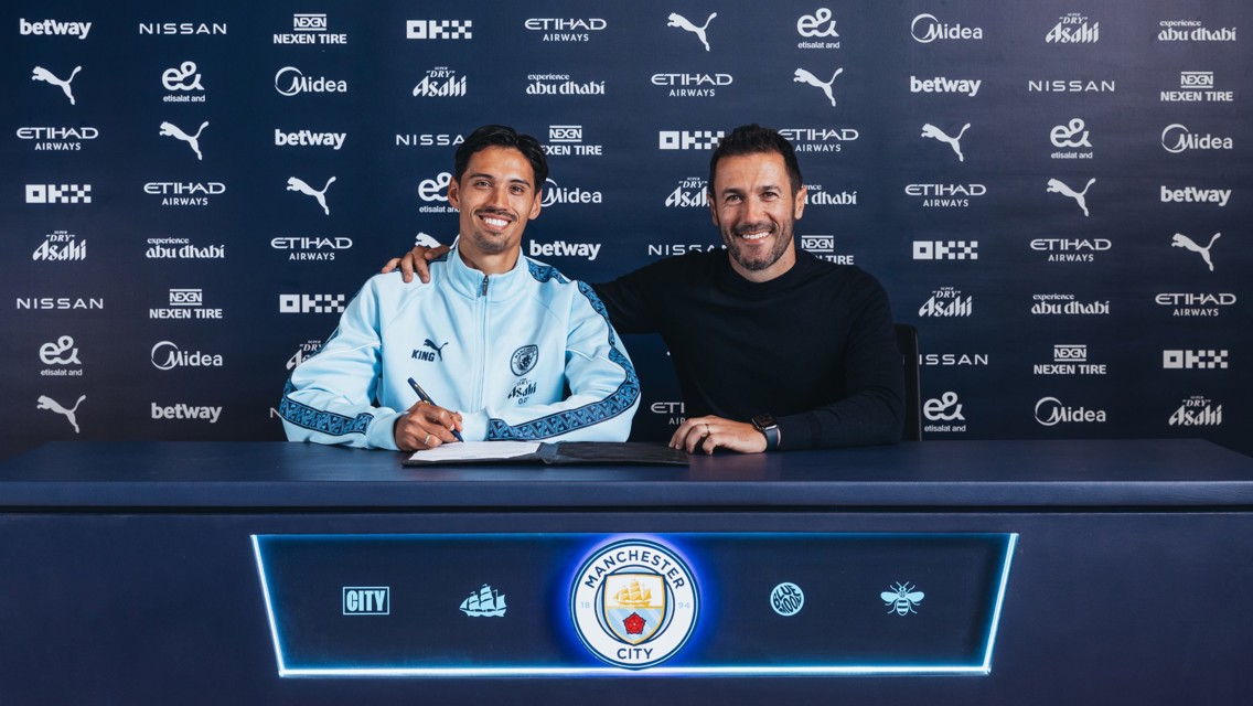 City sign Netherlands midfielder Reijnders 
