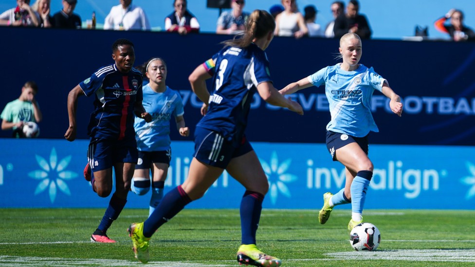 LIONESS : Laura Blindkilde Brown ignites an attack. 