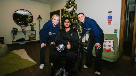 Women’s players and manager spread festive cheer 