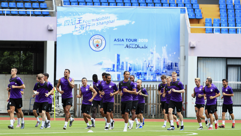 BLUE SKIES : The city is ours!