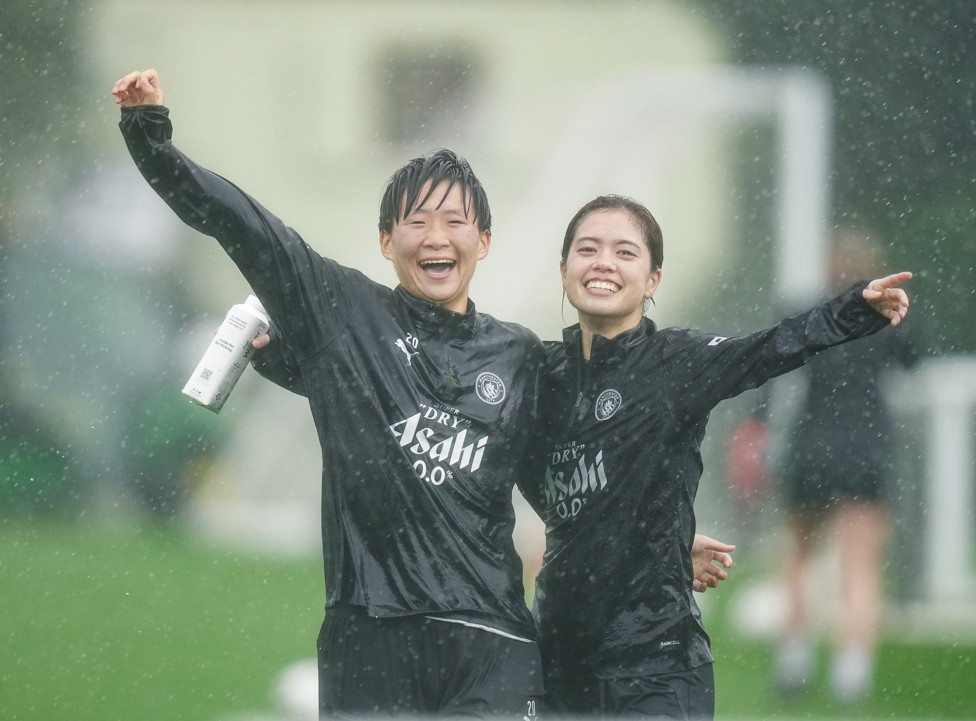 SUNNY MANCHESTER: Aoba Fujino and Yui Hasegawa during a rainy session