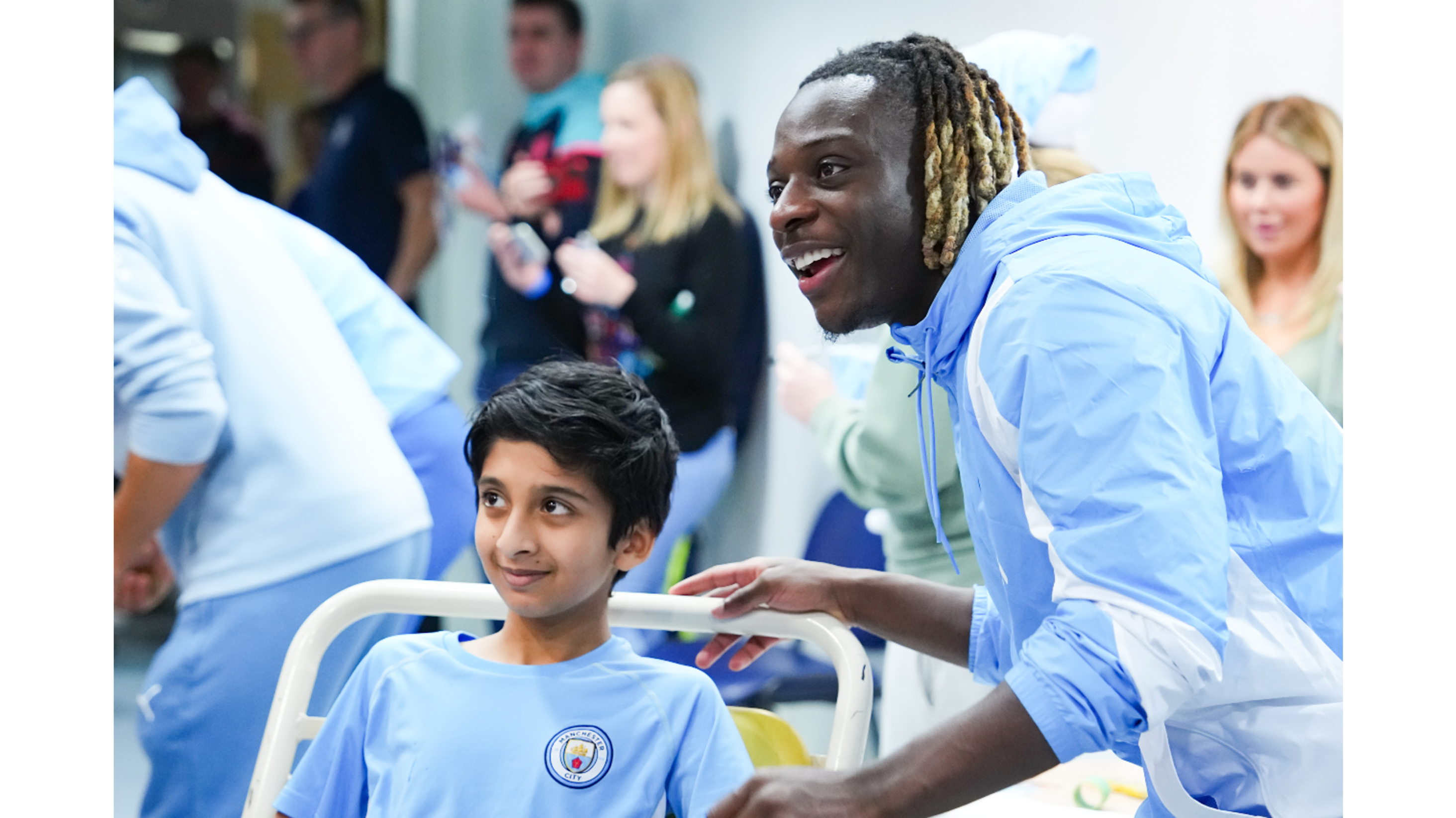 City spread festive cheer at the Royal Manchester Children's Hospital
