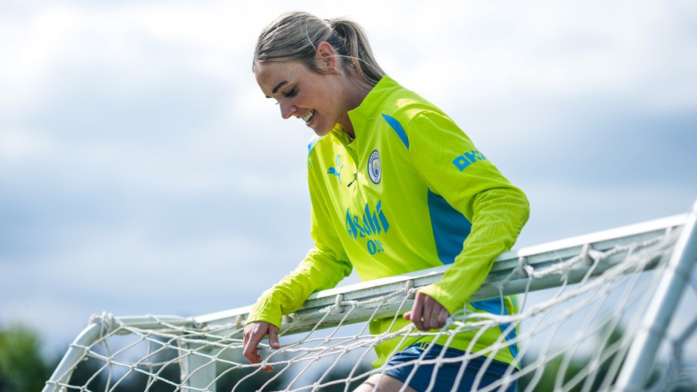 GOALDEN GIRL : Jill Roord retrieves the ball after another impressive effort in training