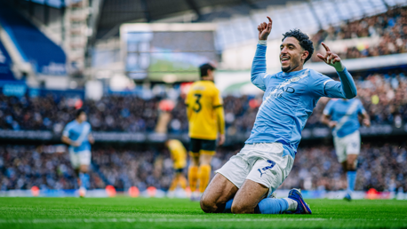 KNEE SLIDE: Marmoush enjoyed that!