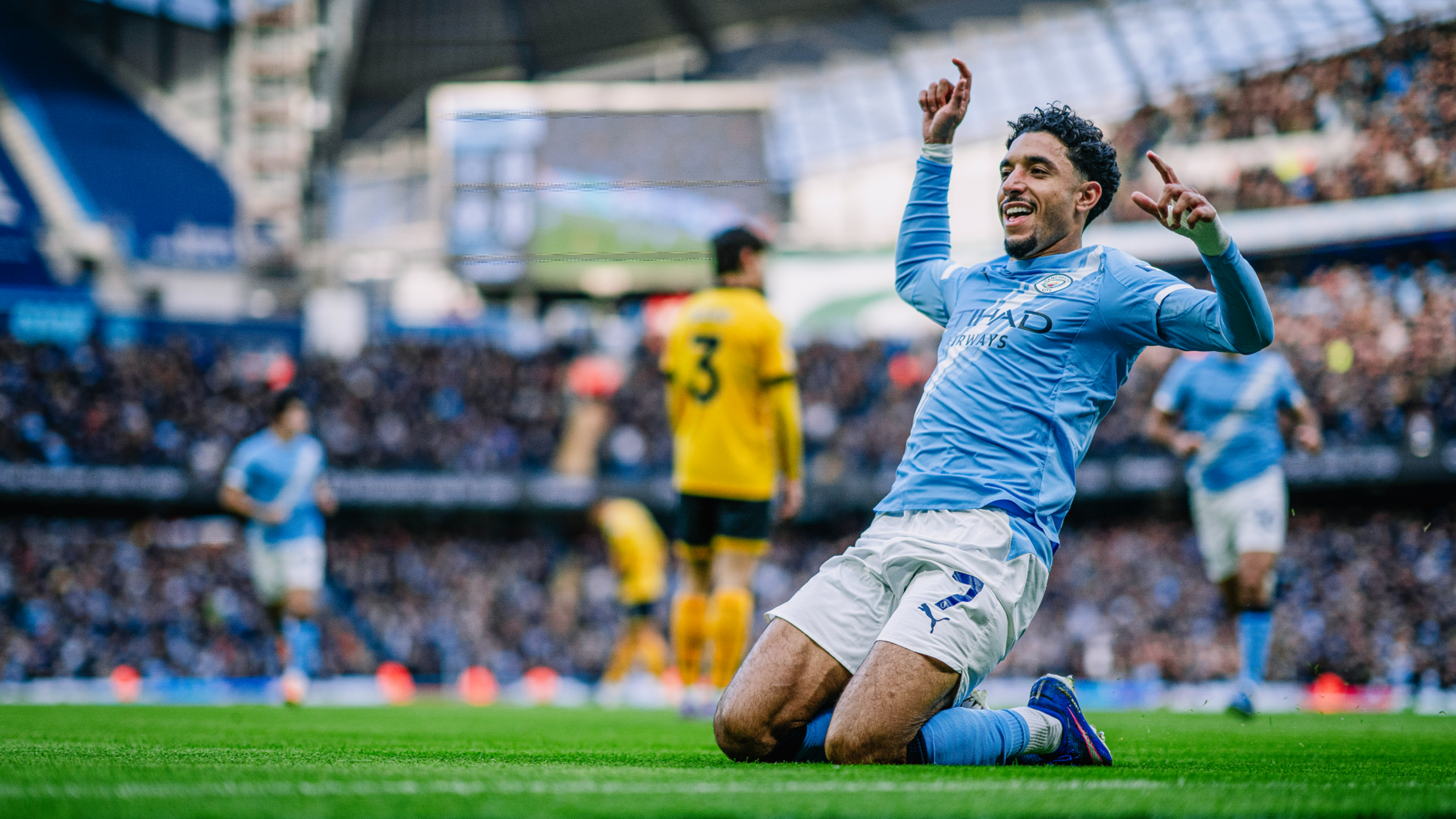 Gallery: Magical Marmoush tames Wolves!