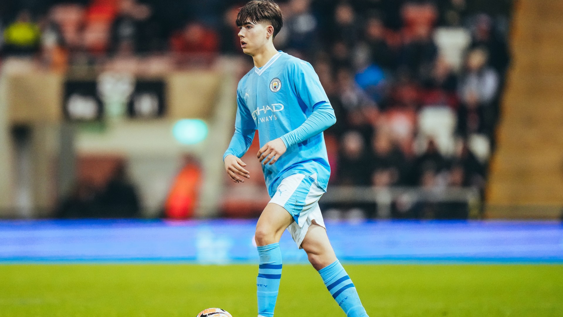 LOOKING FORWARD : Tom Galvez looks to connect with his team-mates. 