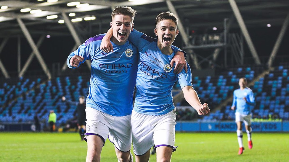 INI RASANYA MENJADI CITY... : Ekspresi kegembiraan Liam Delap dan James McAtee!