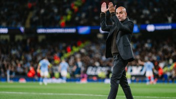 Guardiola thrilled by Doku and Foden form
