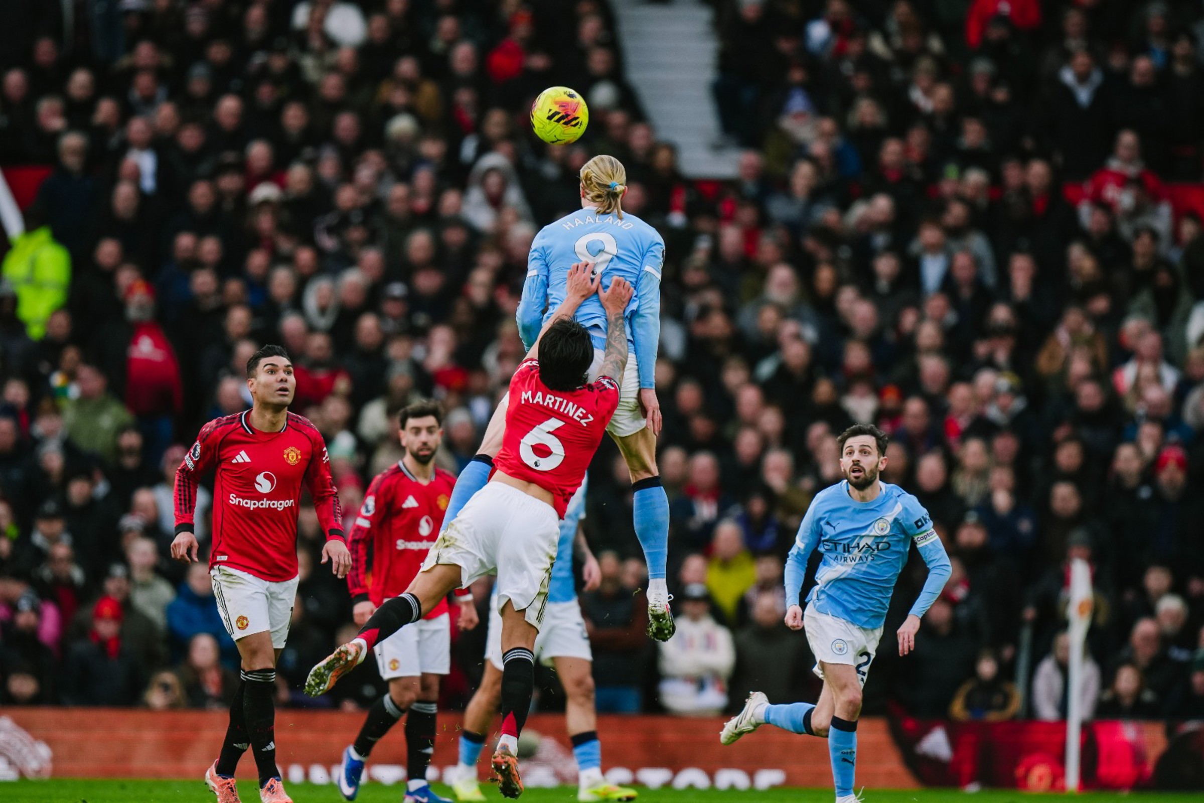 Manchester City tumbang 2-0 dari Manchester United
