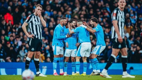City v Chelsea: Kick-off time, TV info and team news