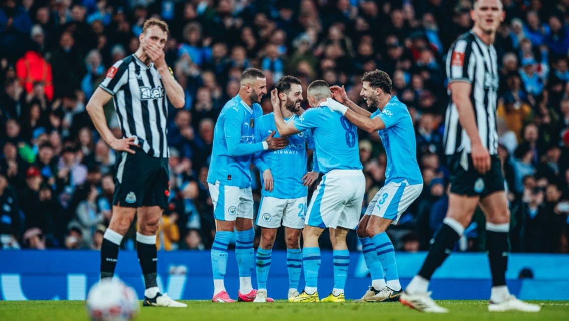 City v Chelsea: Kick-off time, TV info and team news