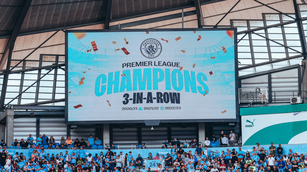 TIGA BERUNTUN : City menjadi klub kelima yang memenangkan tiga gelar papan atas berturut-turut.