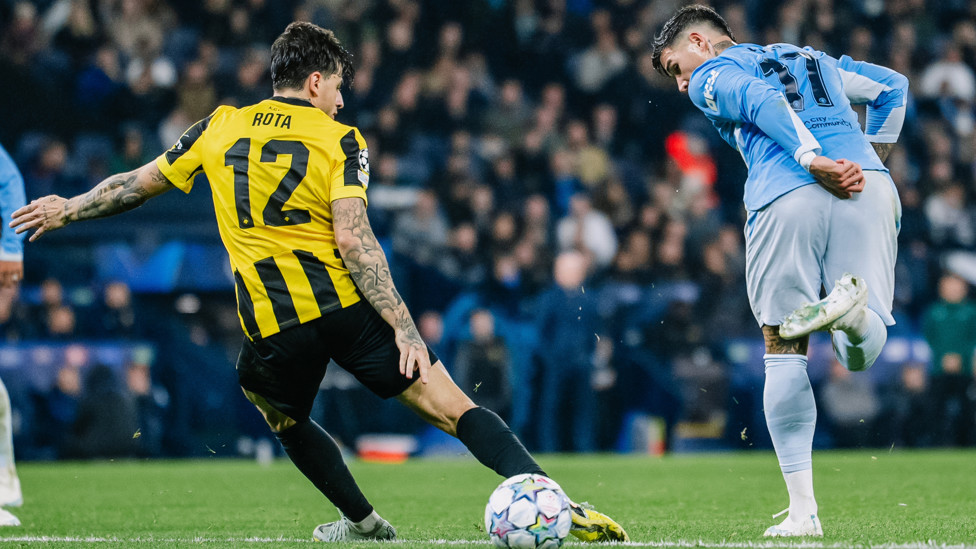 FERNÁNDEZ FLICK : Midfield maestro.