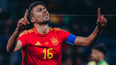 Doblete para el capitán Rodrigo con España