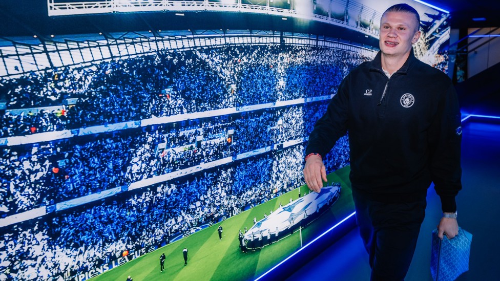 HAPPY HAALAND : Erling in good spirits when arriving at the stadium.