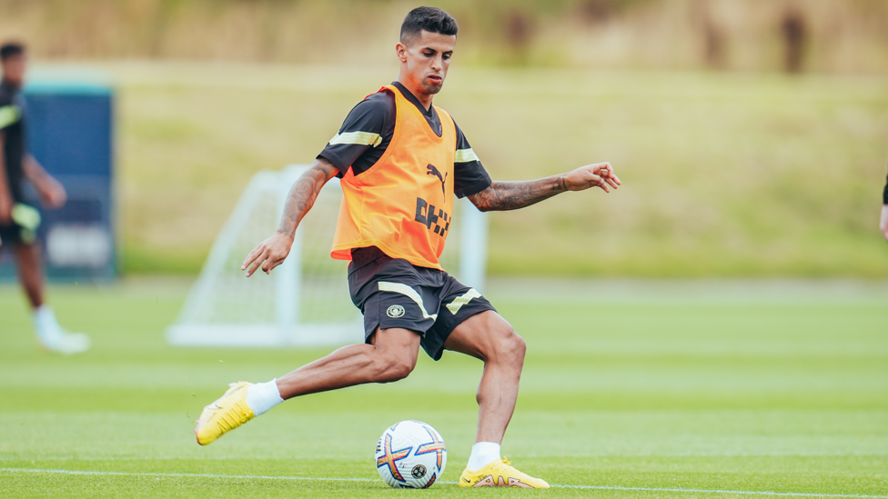 PASS MASTER : Joao Cancelo threads through another inviting ball