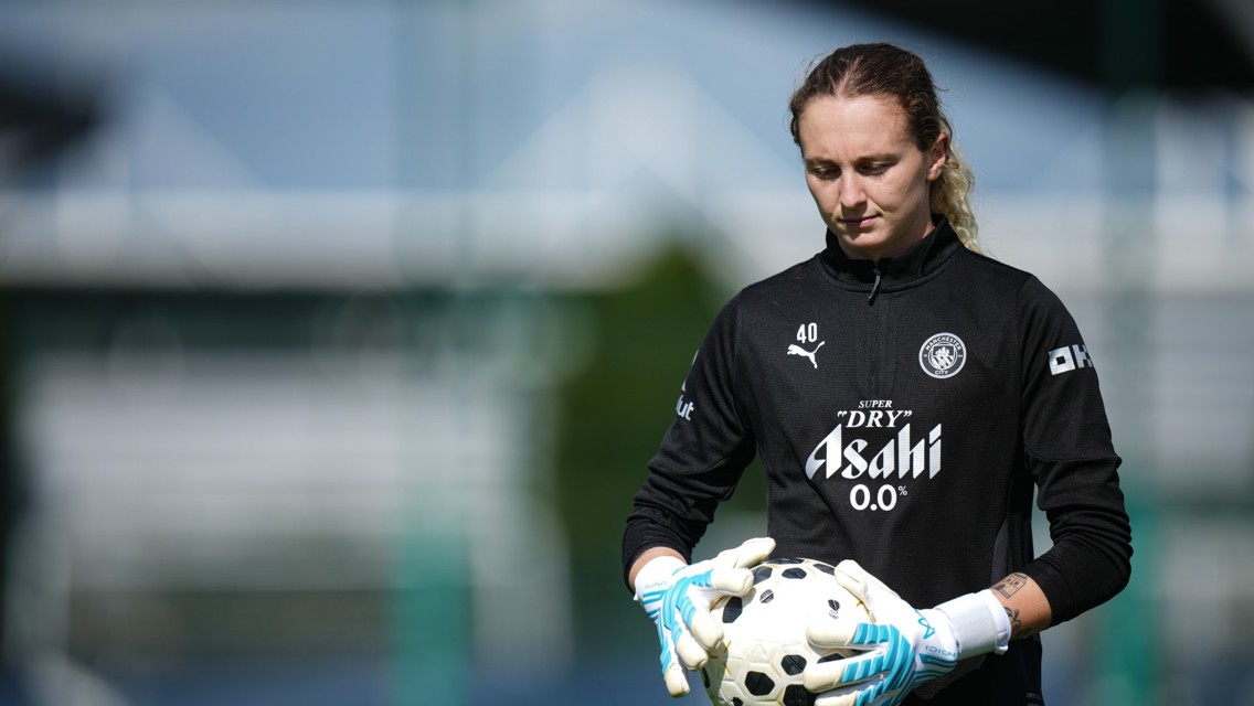 Startup joins Everton on emergency loan