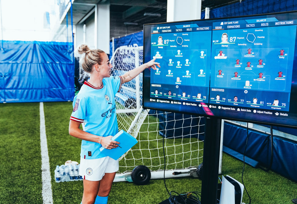 IT’S IN THE GAME : Greenwood tests her FIFA 23 capabilities!