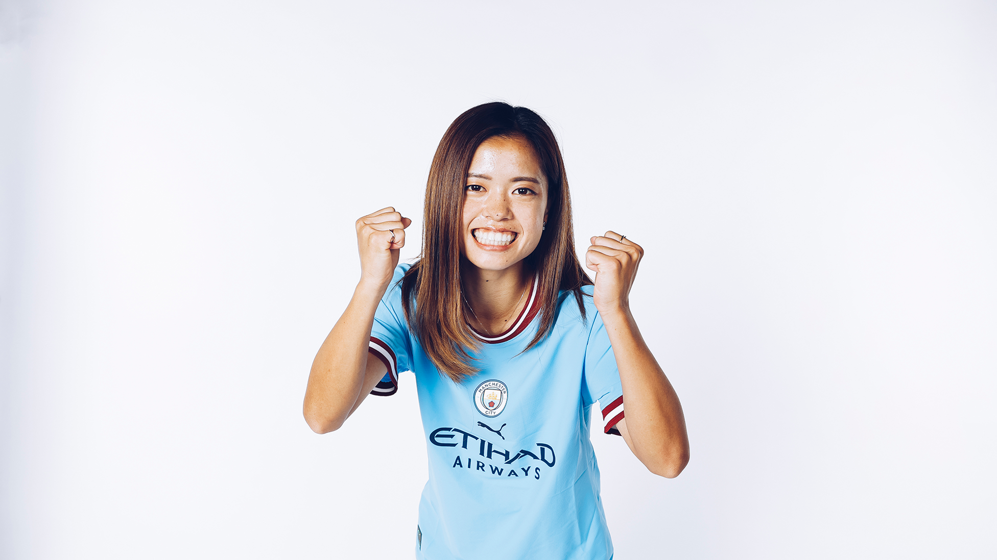 Gallery Yui Hasegawa’s signing day