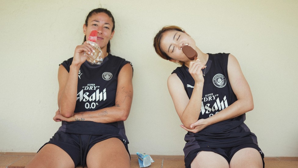 CHOC ICE COLD: Leila Ouahabi and Yui Hasegawa enjoy an ice cream break in La Manga