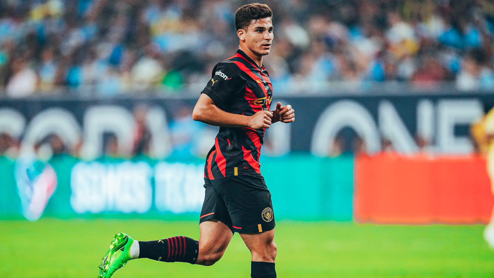REKRUTAN BARU : Julian Alvarez sebagai starter di NRG Stadium