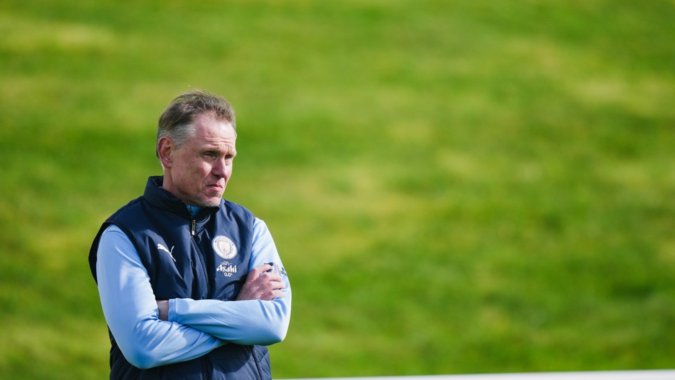 CLOSE WATCH : Jeglertz leads the session