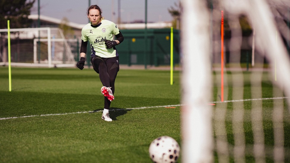 FINISH  : Katie Startup strikes! 