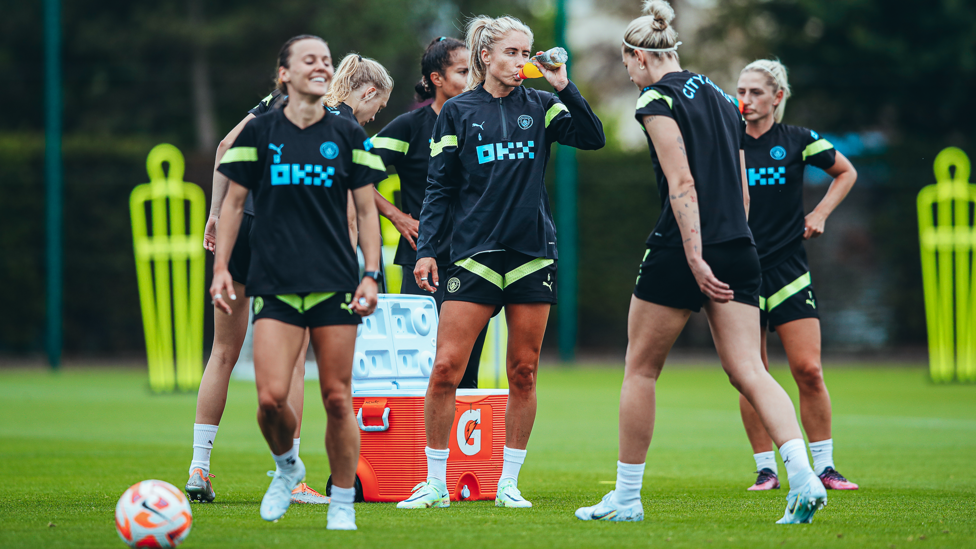 HYDRATION : Refuelling on another hot day