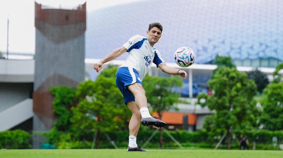 MATEO KOVACIC: Controls an awkward pass