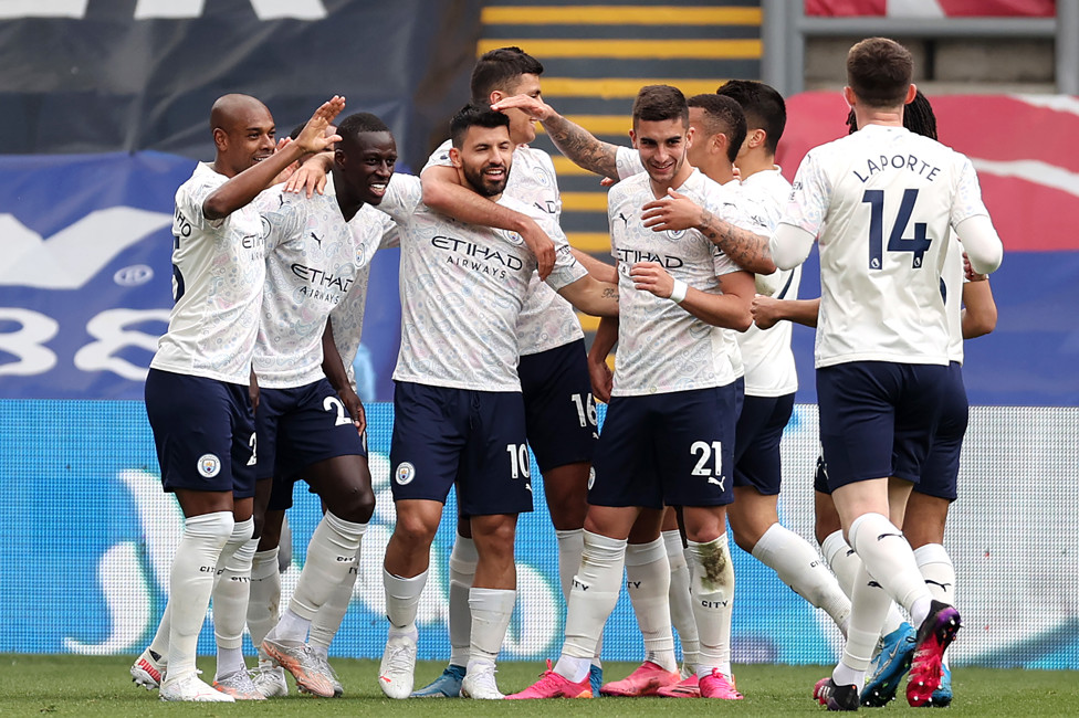 #TOGETHER : The team congratulate Kun on his awesome effort